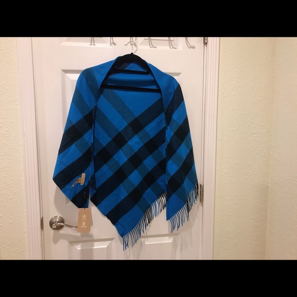 burberry scarf triangle